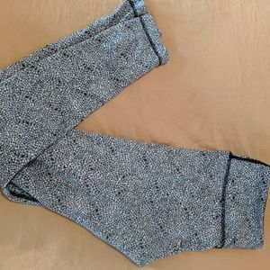 lululemon athletica Pants - Lululemon b&w floral leggings lululemon athletica Pants - Lululemon b&w floral leggings